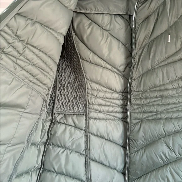 Bernardo Olive Green Puffer Jacket - Size XL - Never Worn - Picture 7 of 9